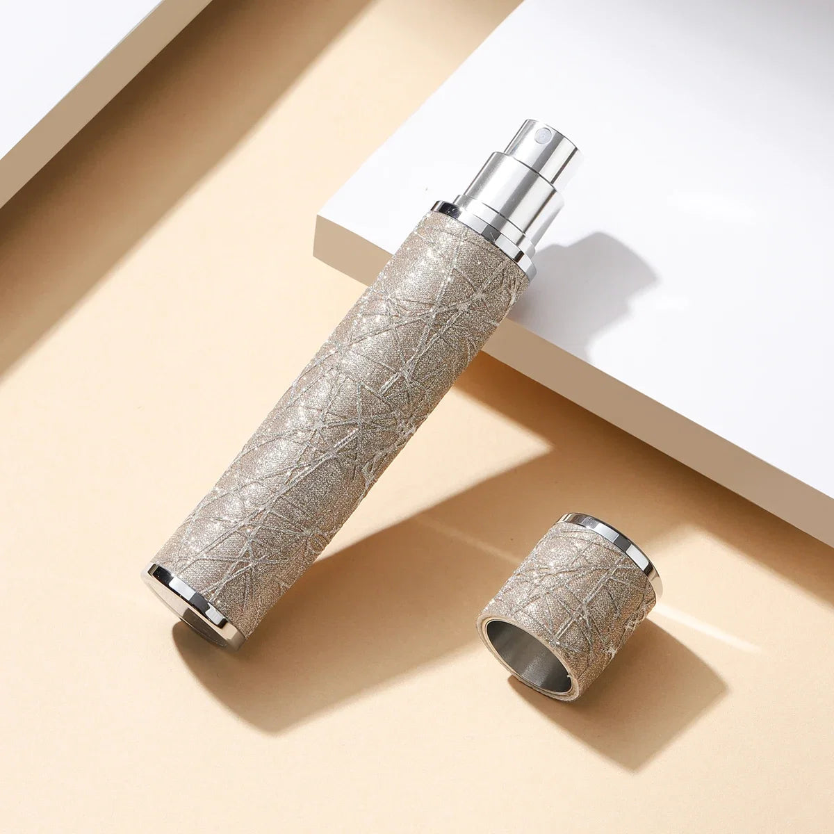 5ML Portable Compact Leather Perfume Bottle Multipurpose Sprayer Refillable Empty Perfume Atomizer for Travel Spray Bottle 1PC