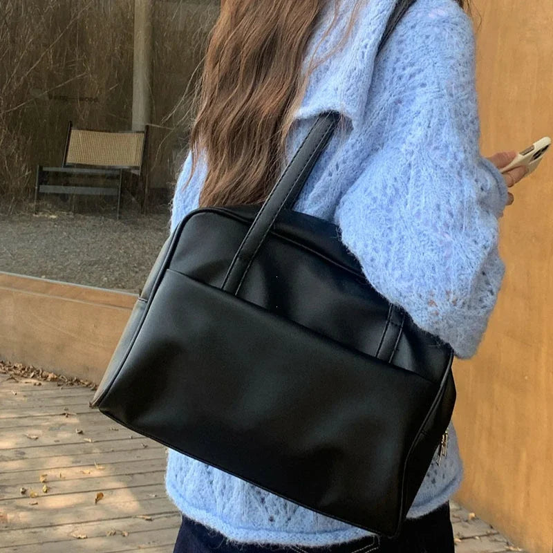 Large Capacity Single Shoulder Women's Bag, Versatile Vintage Underarm Bag.