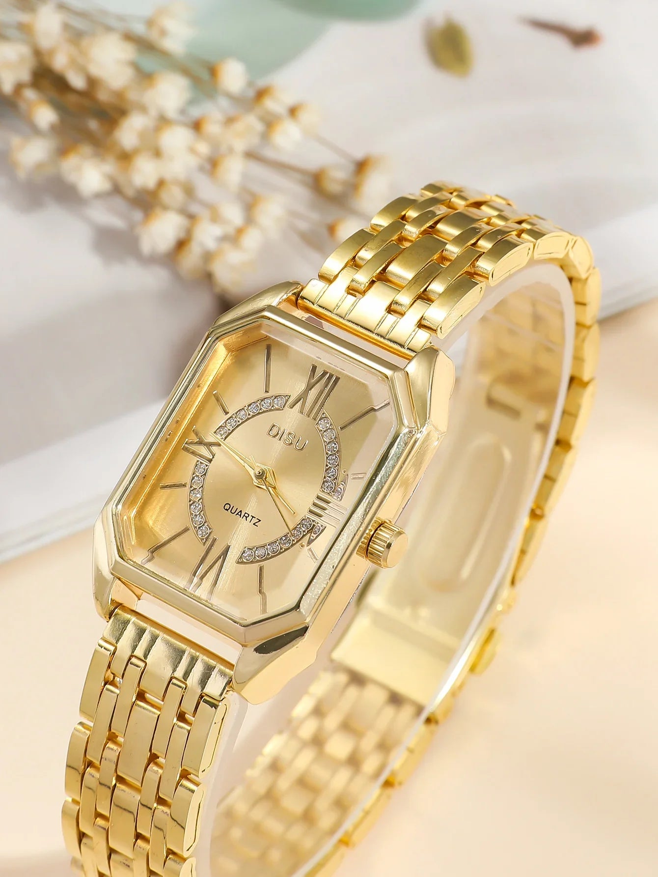 A Classic Fashion Women's Business Quartz Watch. Stainless Steel Strap With Square Dial. For Daily Life