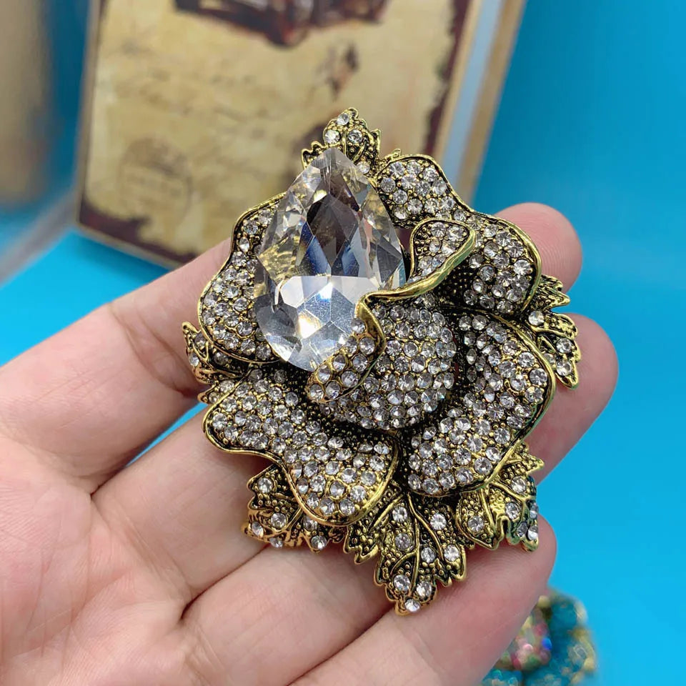Zlxgirl Blue Pink Flowers Brooches Bouquet Christmas Accessories Beautiful Women Vintage Brooch Pins Bijoux Fashion Hijab Pins