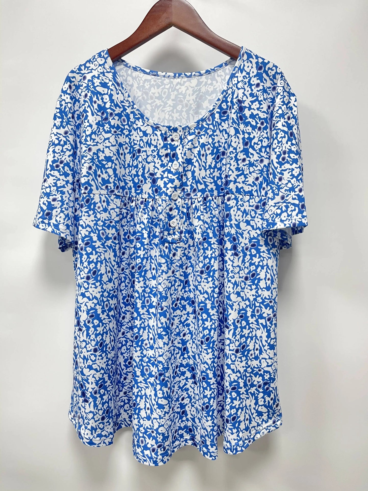 Plus-size spring-summer short-sleeved T-shirt with randomly printed buttons