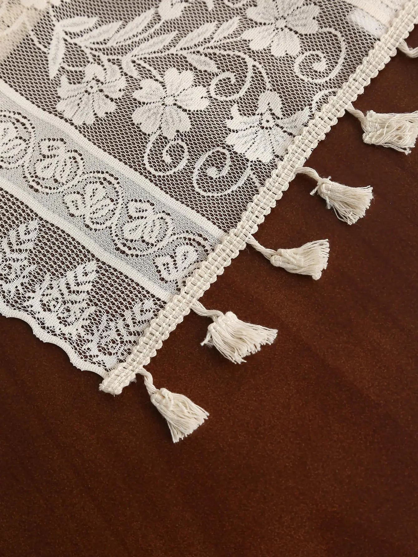 Beige morning glory flower hanging tassel table flag, countryside style dining table decoration, non slip and beautiful.