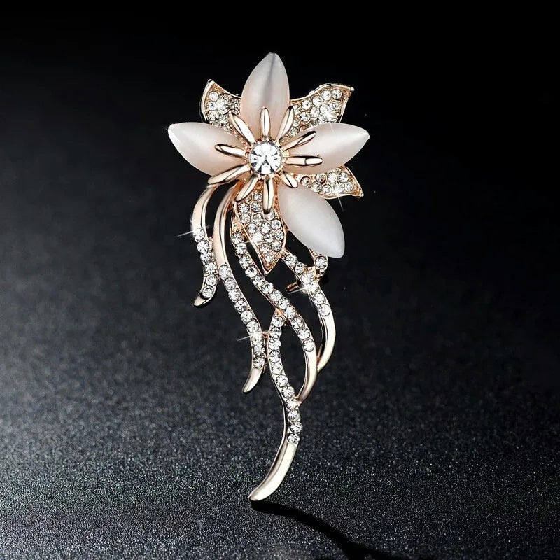 Luxurious Purple Crystal Butterfly Rhinestone Brooch Pins Fashion Suit Accessory Women's Corsage Outfit Jewelry Gift