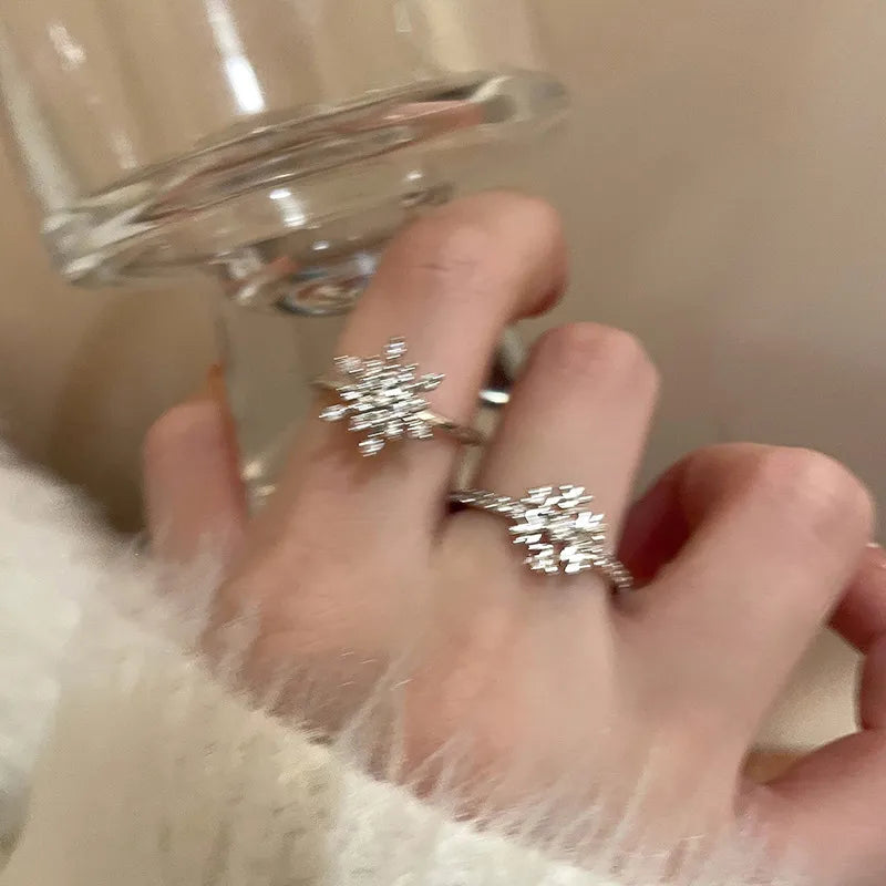 GUFTM Fashion Crystal Snowflake Rings for Women Rotatable Anti Stress Anxiety Zircon Adjustable Ring Christmas Jewelry Gifts