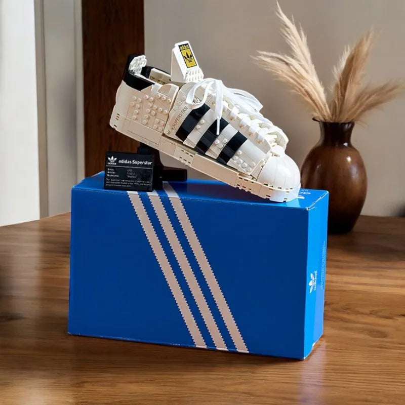 LEGO 10282 Originals Superstar Building Kit; Build And Display The Iconic Sneaker,Suitable For Friends And Loved Ones