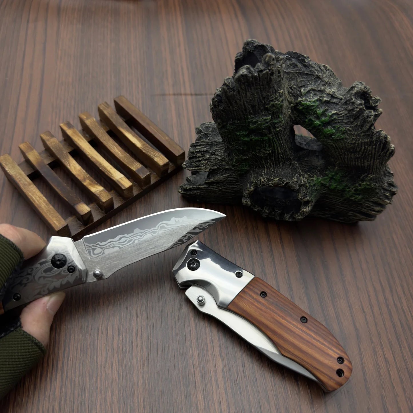 Folding knife, wooden handle, portable pocket knife, sharp, high-end fruit knife, for outdoor use, high hardness knife