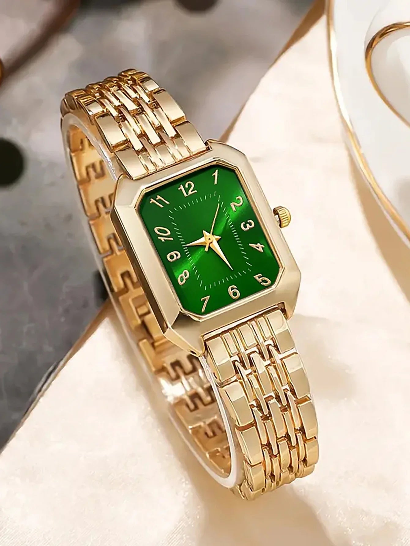 Ladies Quartz Watch Set with Embedded Jewelry Birthday Gift Not including Box Elegant Timepiece And Accessory Combo