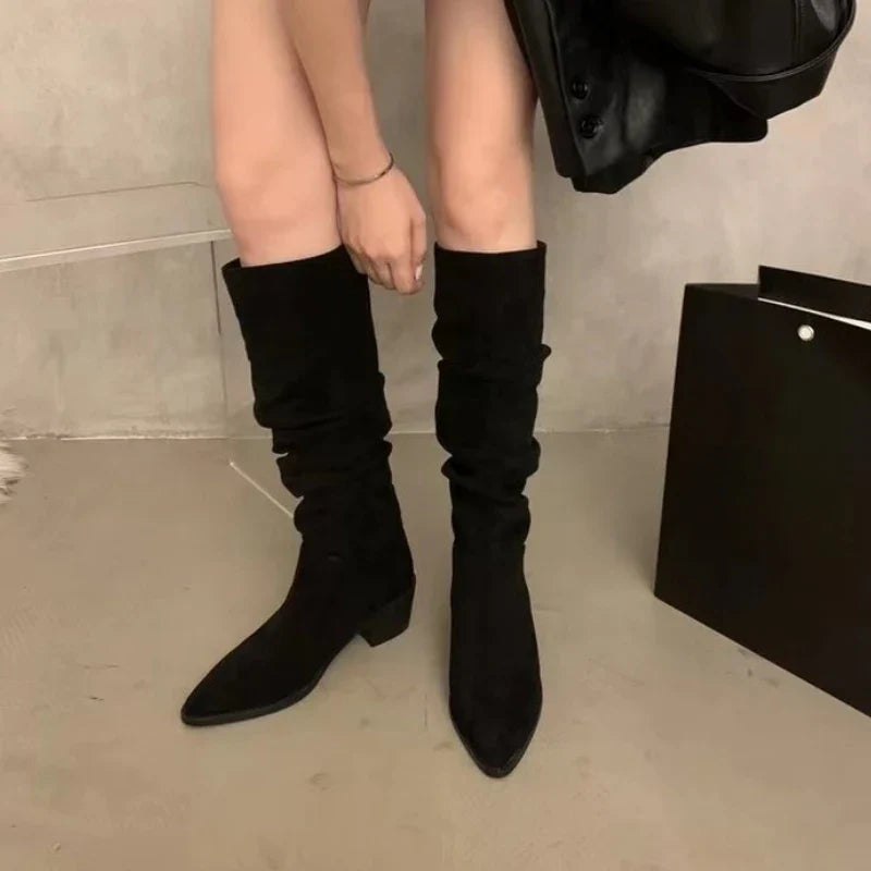 Retro pleated suede Long boots for women. 2025 winter fashion. Large size versatile women's boots.