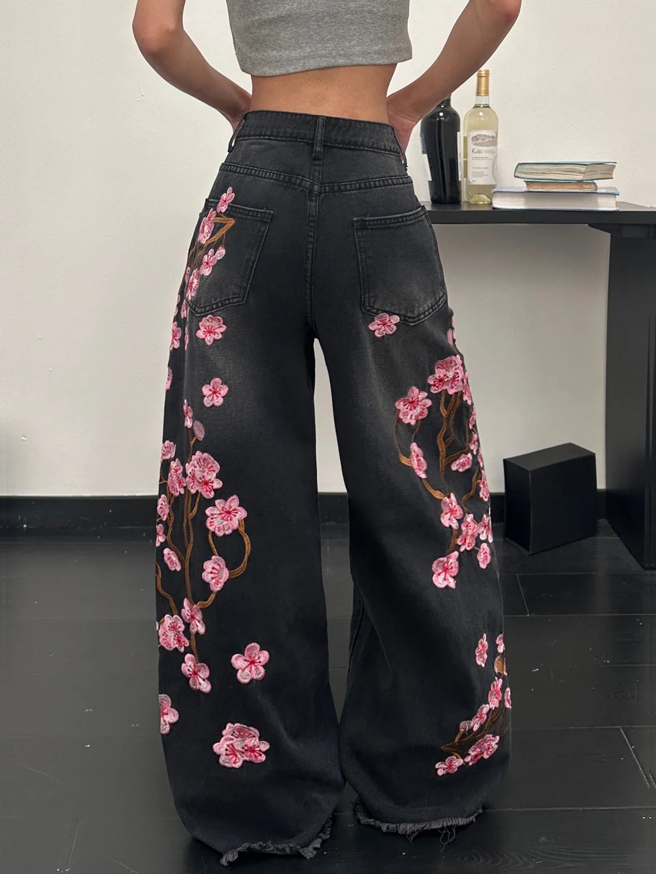 Women's European And American Style Floral Embroidered Black Loose Wide-Leg Jeans, Street Trend, Fashionable And Versatile, Soft And Comfortable High-Waisted Straight Trousers