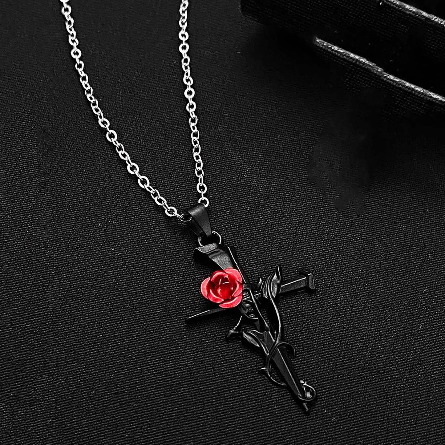 Dark Red Crystal Rose Flower Pendant Necklace for Women Men Gothic Punk Zircon Love Heart Chokers Neck Jewelry Personalized Gift