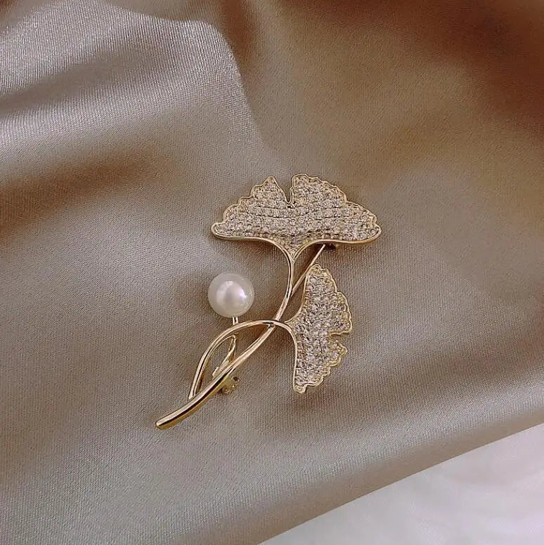 Luxurious Purple Crystal Butterfly Rhinestone Brooch Pins Fashion Suit Accessory Women's Corsage Outfit Jewelry Gift
