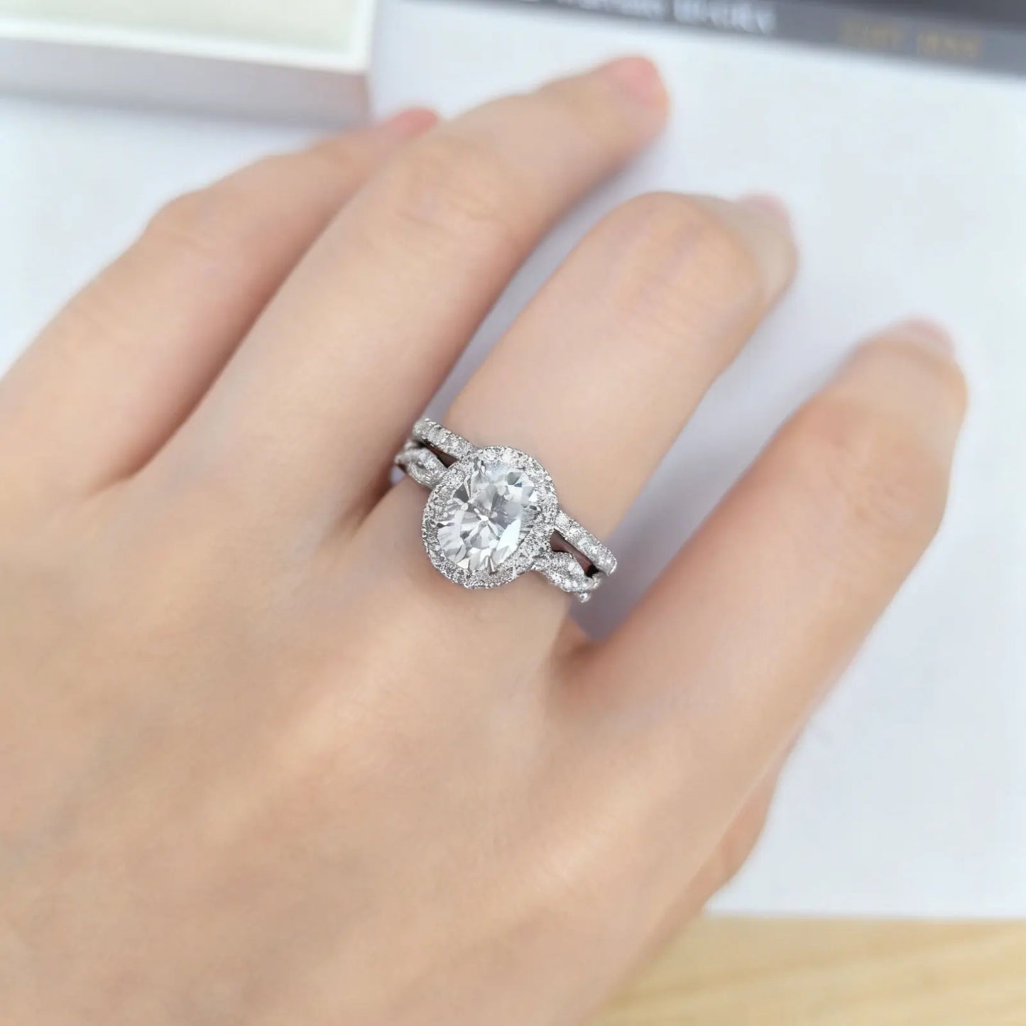 Newshe Women's D VVS1 Full Moissanite Engagement Ring Set 925 Sterling Silver Halo Oval Cut Bridal Wedding Rings Fine Jewelry