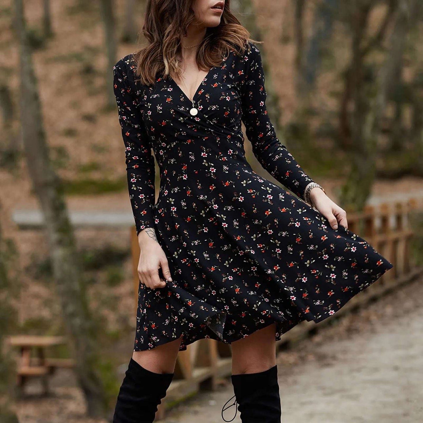 V Neck Manches Long Sleeve Robe Female Retro Elegant Party Culb Dress Temperament Solid Color High Waist Pleated Dresses