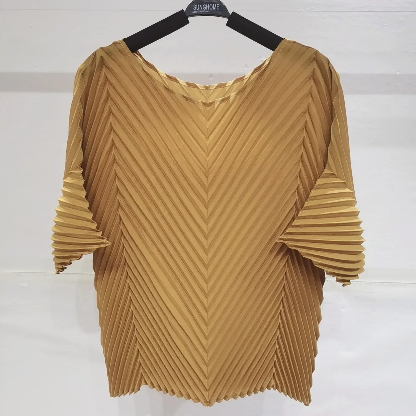 GVUW Round Neck Pleated T-shirts For Women Short Sleeves 2025 Summer Fold Chic Loose Top Female Fashion Clothing 25D1169