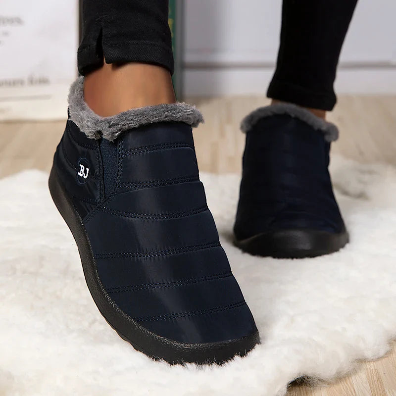 Women Boots with Plush Platform, Waterproof Fashionable Boots for Women.