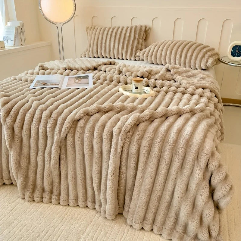 Luxurious Faux Rabbit Fur Throw Blanket for Couch, Bed