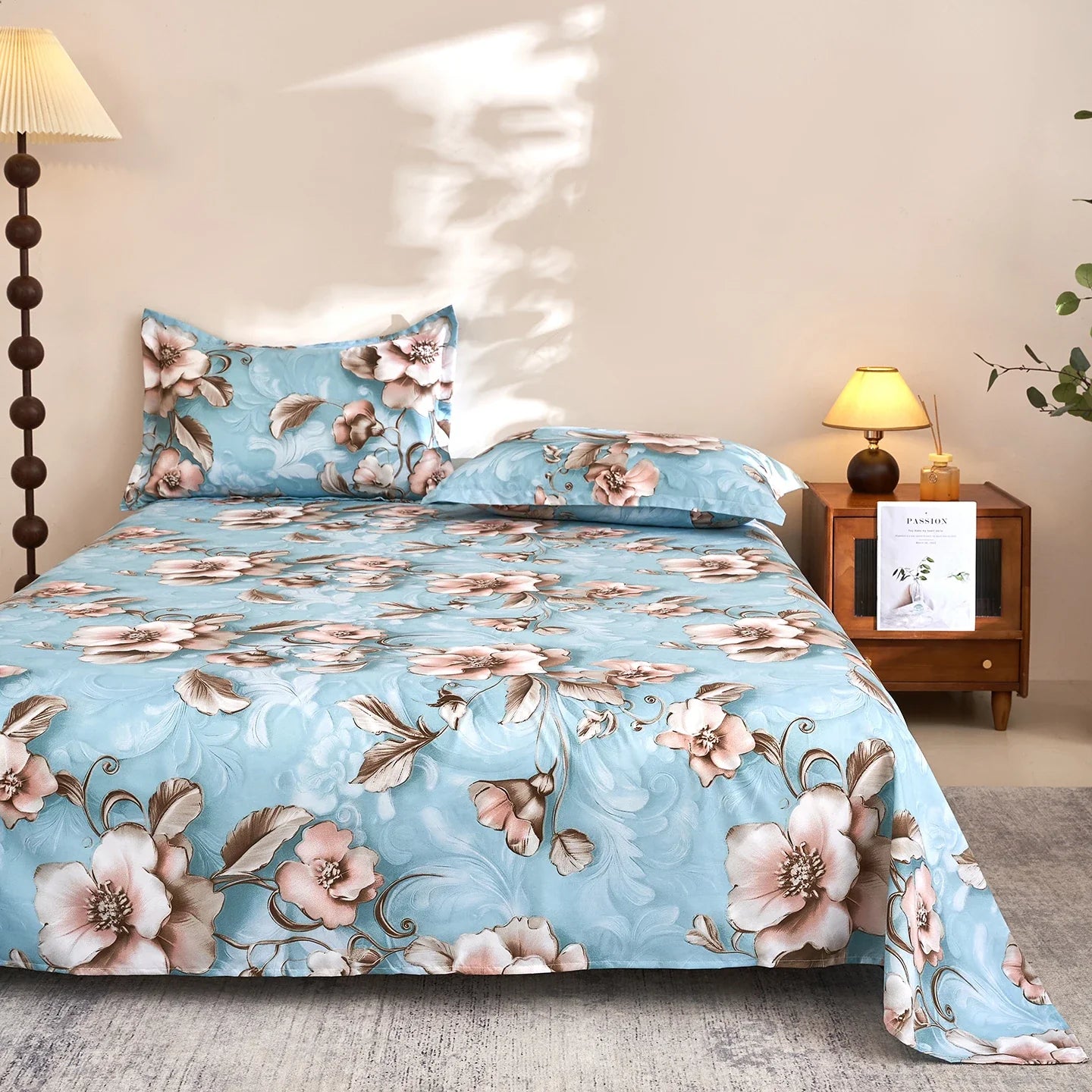 1 piece of printed bed sheet. Single bed. Double bed. Comfortable bedding. Suitable for all seasons (excluding pillowcases)