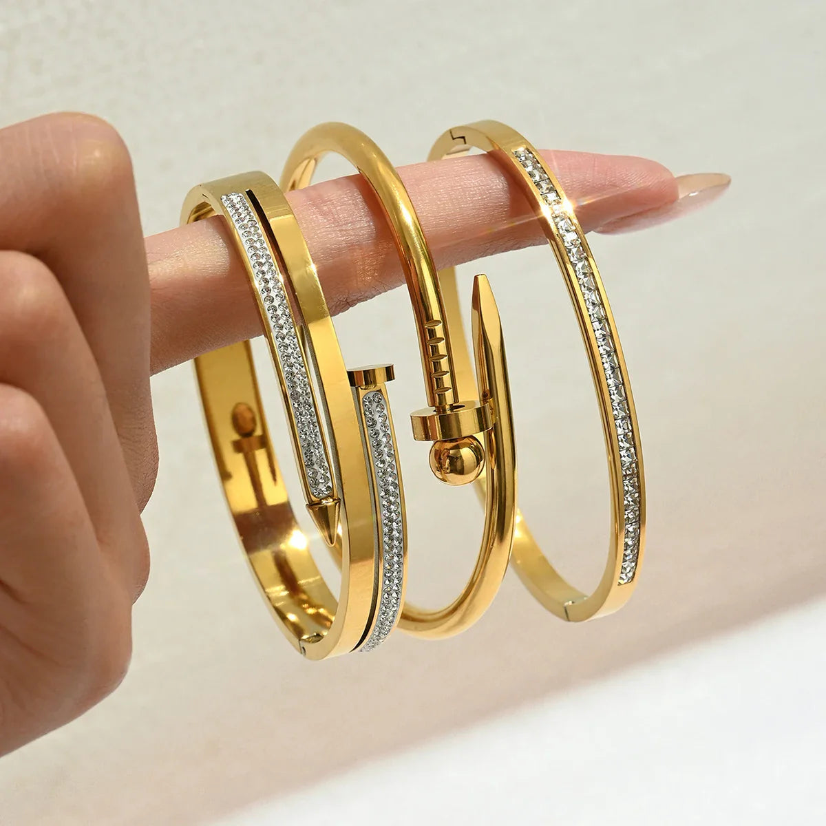Stainless steel nail set diamond four-leaf clover bracelet Fashion women's bracelet gold bangles