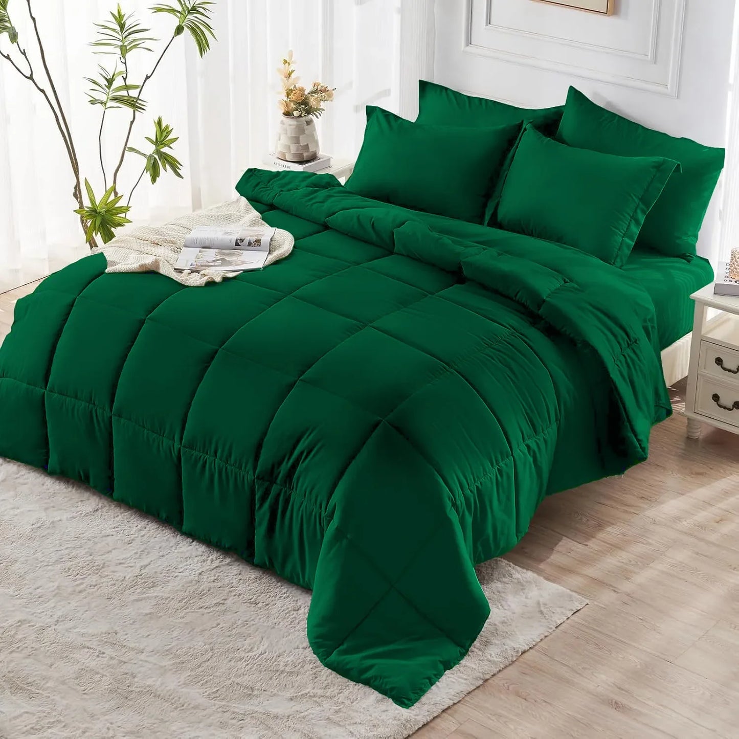 Reversible Comforter Set Queen/King Size, Comforter, Pillow Shams, Red & Black.
