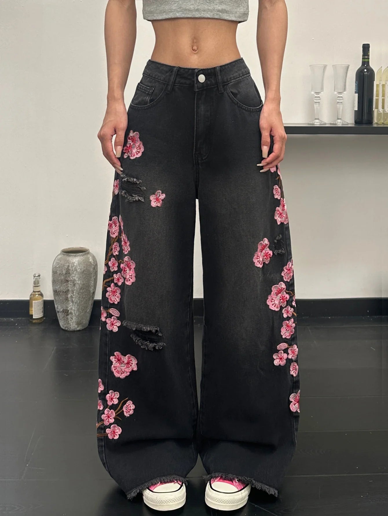 Women's European And American Style Floral Embroidered Black Loose Wide-Leg Jeans, Street Trend, Fashionable And Versatile, Soft And Comfortable High-Waisted Straight Trousers
