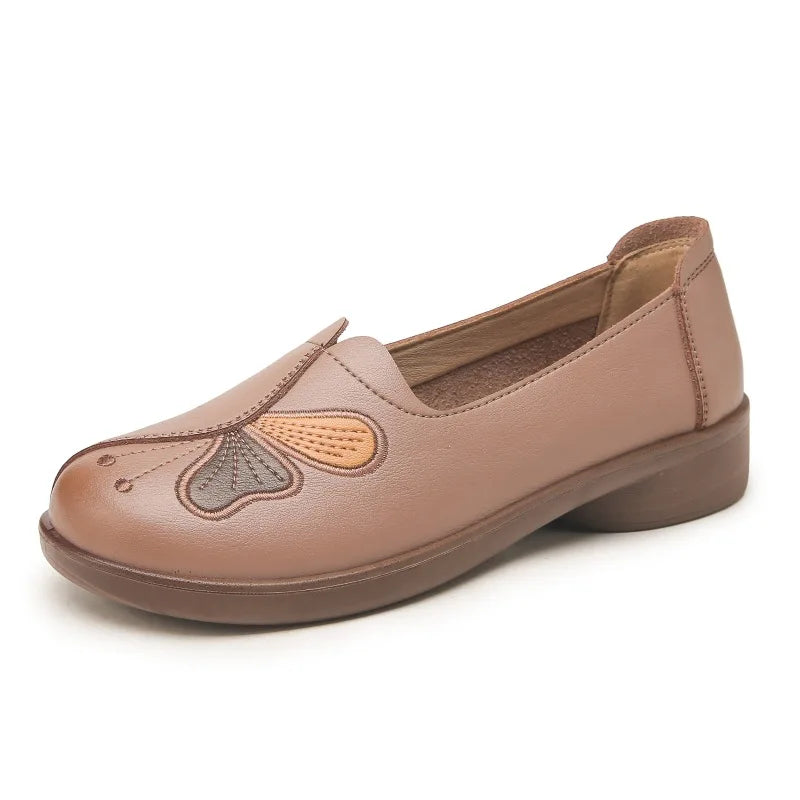 2024 Butterfly hollow moccasins mother ladies designer ballet flats cheap woman loafers retro style women's shoes free shipping
