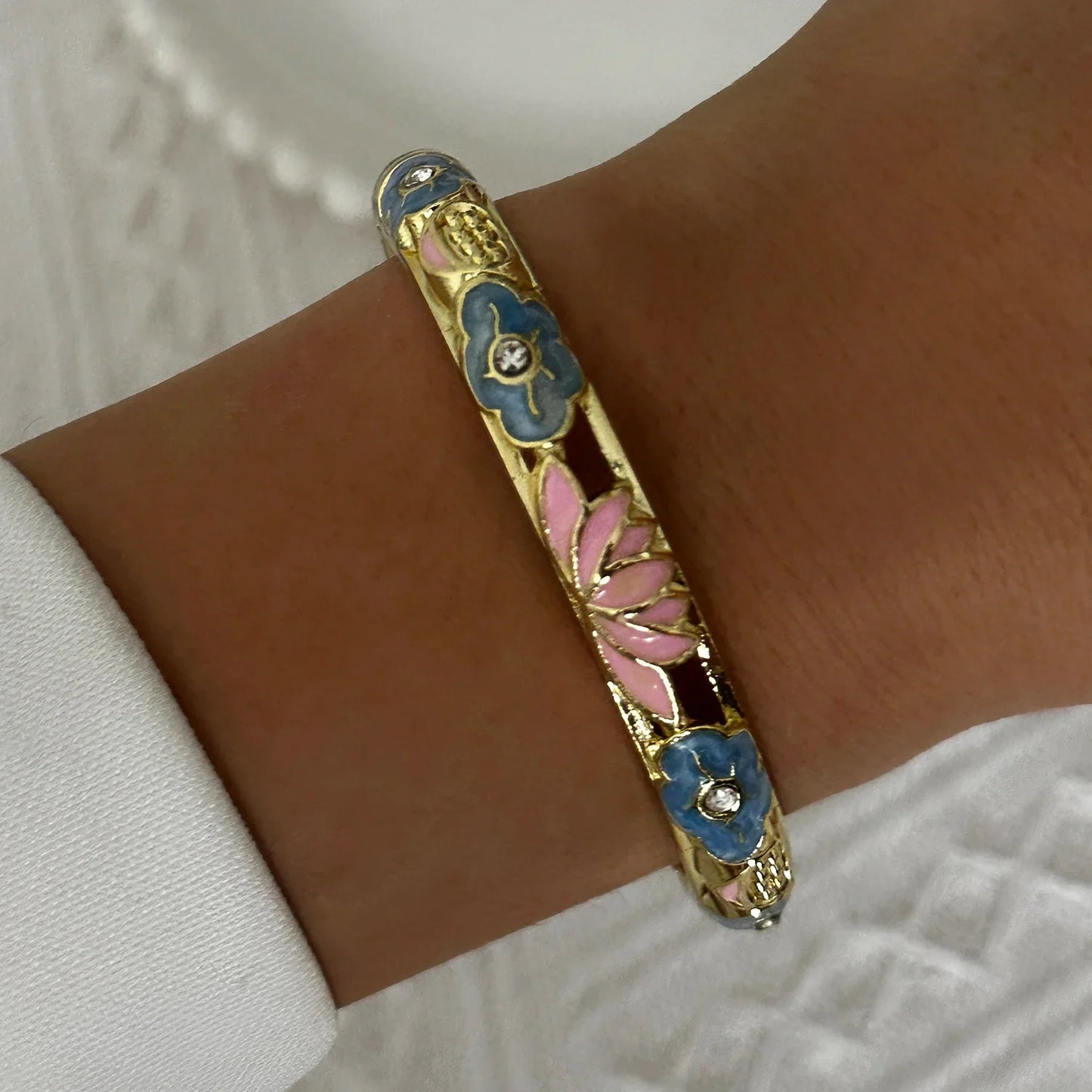Elegant Enamel Dropped Glaze Flower Texture Bracelet For Women Retro Gold Plated Evil Eye Floral Zircon Bangle Party Jewelry