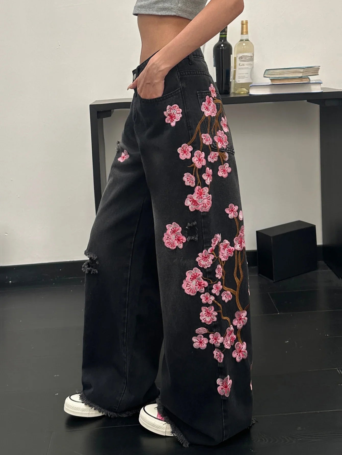 Women's European And American Style Floral Embroidered Black Loose Wide-Leg Jeans, Street Trend, Fashionable And Versatile, Soft And Comfortable High-Waisted Straight Trousers