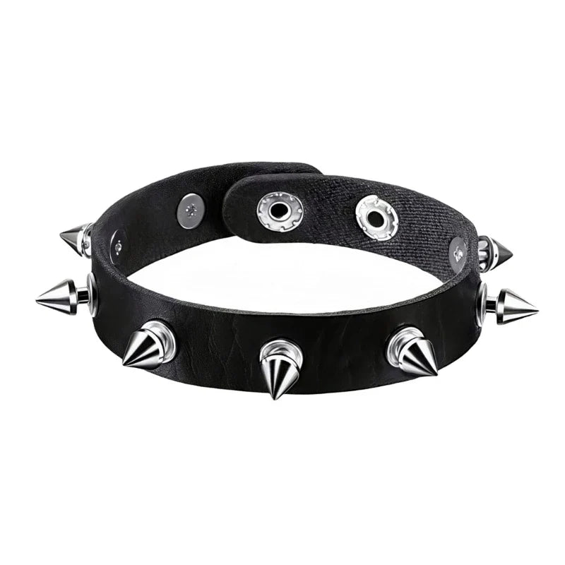 T5UF Stylish Punk Rock Bracelet Square Rivets Punk Wristband Trendy Gothic Jewelry Suitable for Individuality and Comfort