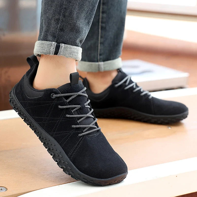 Wide footed large-sized men's suede hiking shoes anti slip leather outdoor sports shoes camping running jogging  men's loafers