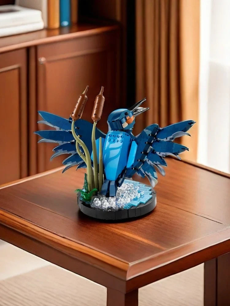 10331 LEGO It's the Emerald Bird Model Series.Suitable as a gift for bird lovers，Add a splash of nature to any space