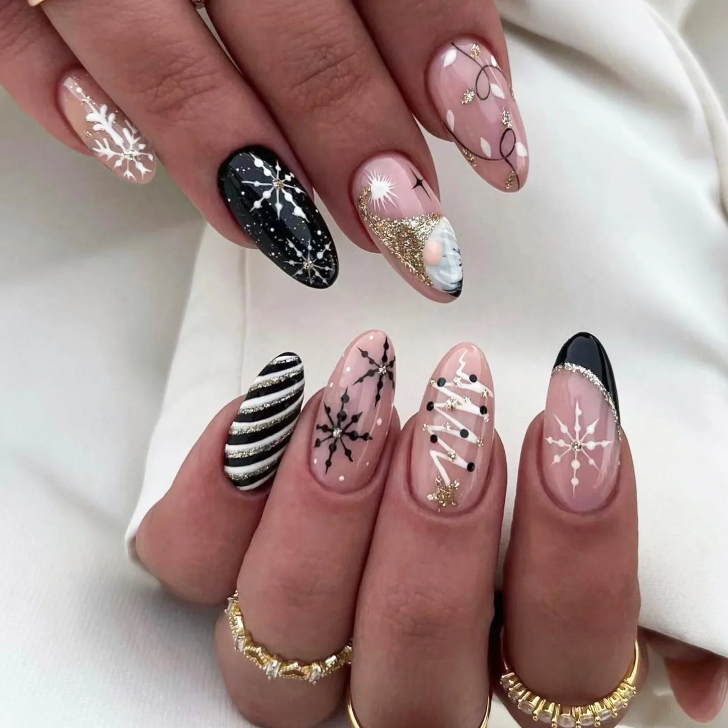 24Pcs/Set American Almond Christmas Wearing False Nails Full Coverage Press on Nails Removable Adhesive Acrylic Fake Nails Tips
