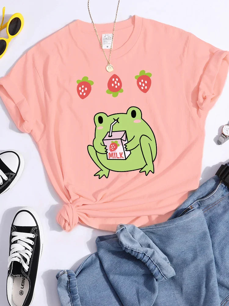 Green Frog Who Loves Drinking Strawberry-Flavored Milk Tshirts Women Soft Cool T-Shirt Sport Summer Tee Street Hip Hop Crop Top
