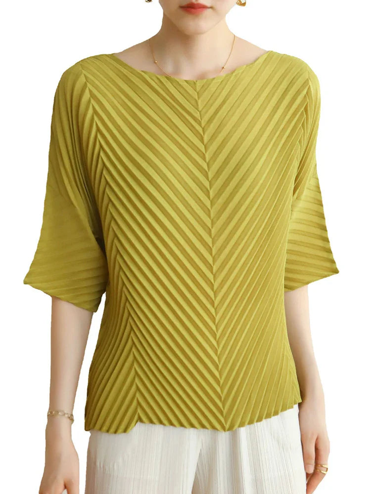 GVUW Round Neck Pleated T-shirts For Women Short Sleeves 2025 Summer Fold Chic Loose Top Female Fashion Clothing 25D1169