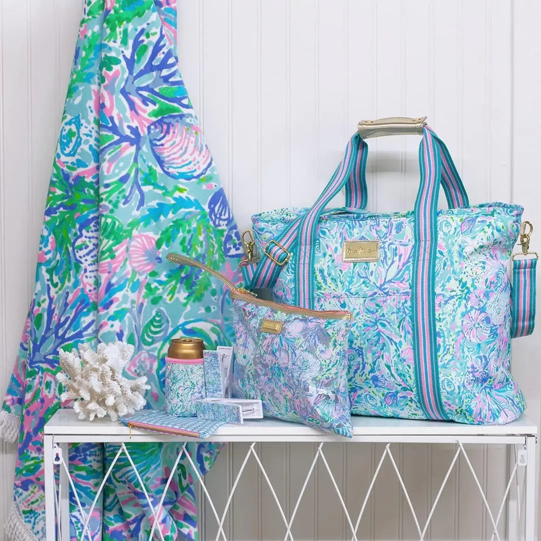 Lilly Pulitzer Picnic And Beach Cooler, Insulated Cooler Bag With Adjustable Shoulder Strap And Zippered Top, Large Soft Cooler