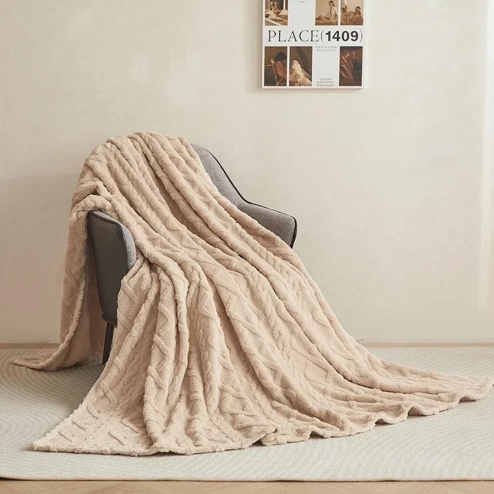 Fluffy Coral Velvet Blanket Flannel Plush Comfortable Thickened and Warm Soft Sofa Throw Blanket for Air-Conditioned Room Luxury