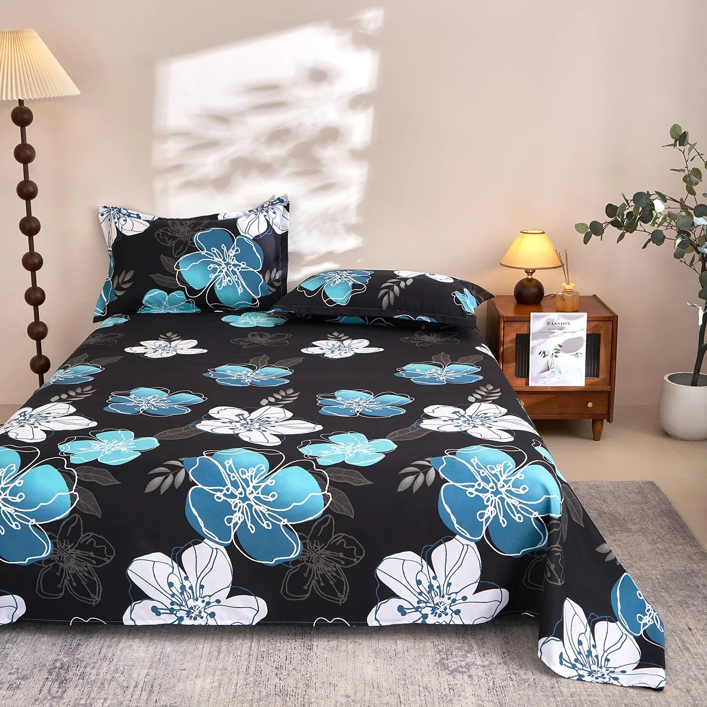 1 piece of printed bed sheet. Single bed. Double bed. Comfortable bedding. Suitable for all seasons (excluding pillowcases)