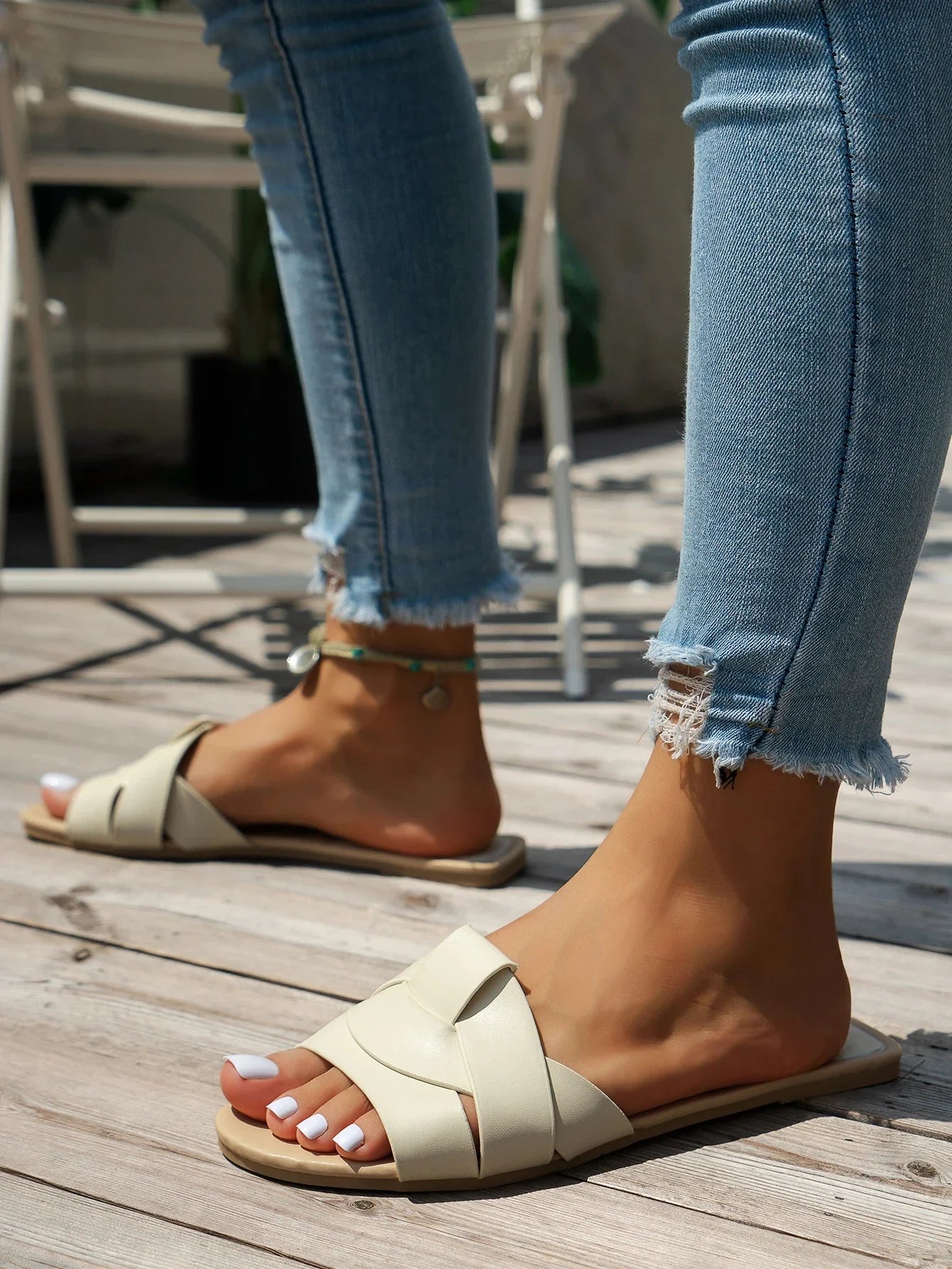 Luxury Designer Women Sandals 2025 New Woven with Comfortable Women's Sandals Casual Bottom Summer Flat Woman Slippers