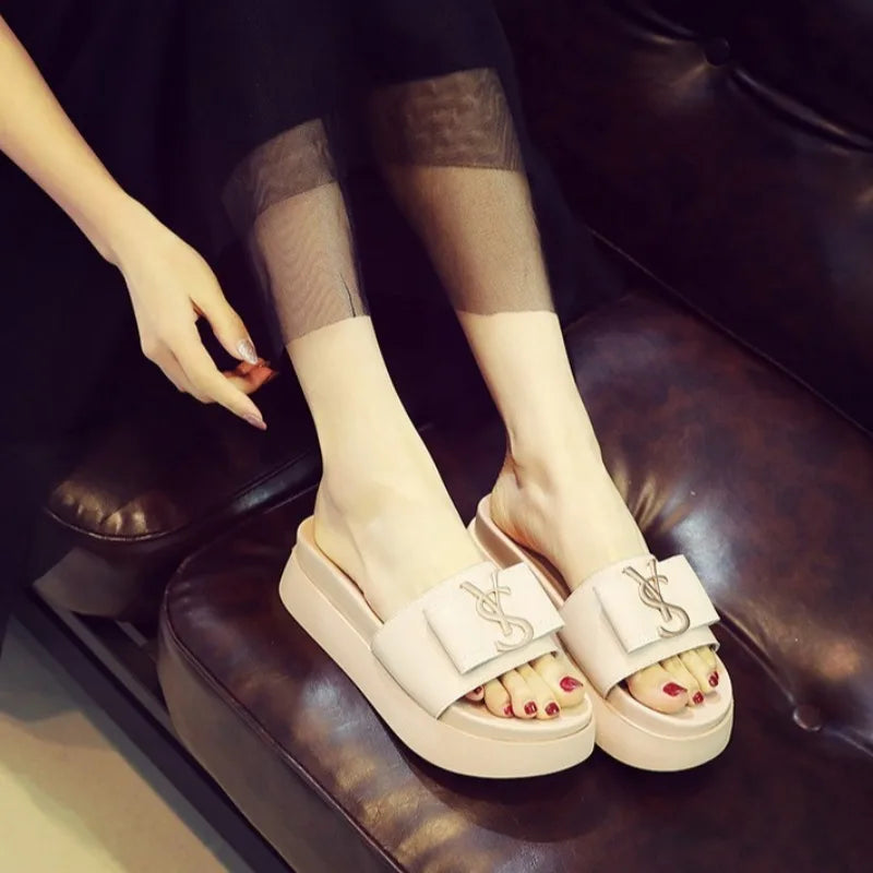 2025 Summer New Women's Fashion Letter Designer Sandals Casual Thick Bottom Round Toe Leather Beach Shoes Женские Сандалии