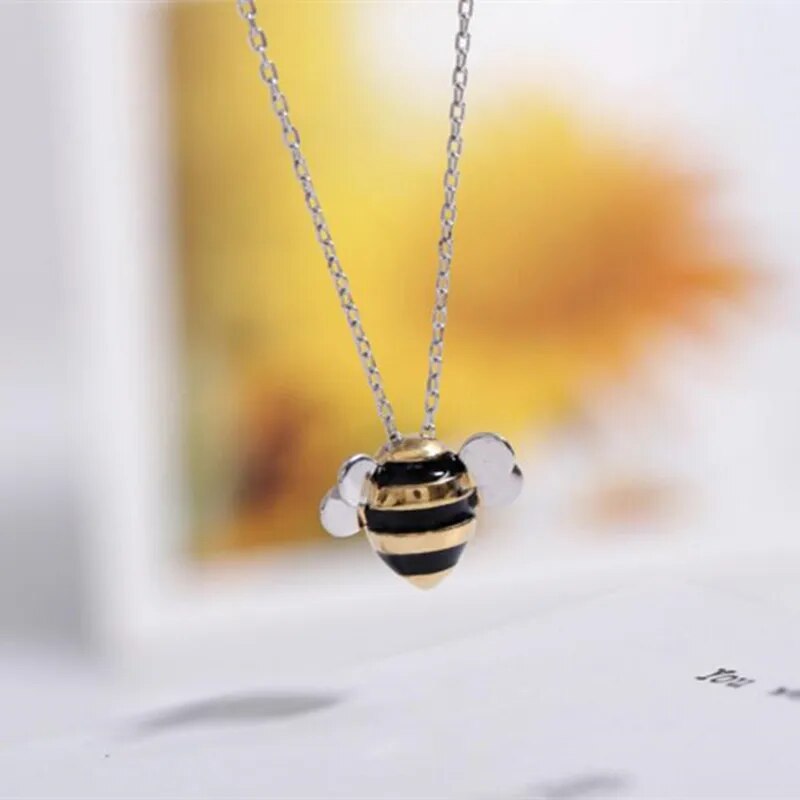 Silver Plated Jewelry Wholesale Korean Fashion Cute Bee Exquisite Creative Female Personality Pendant Necklaces   H274