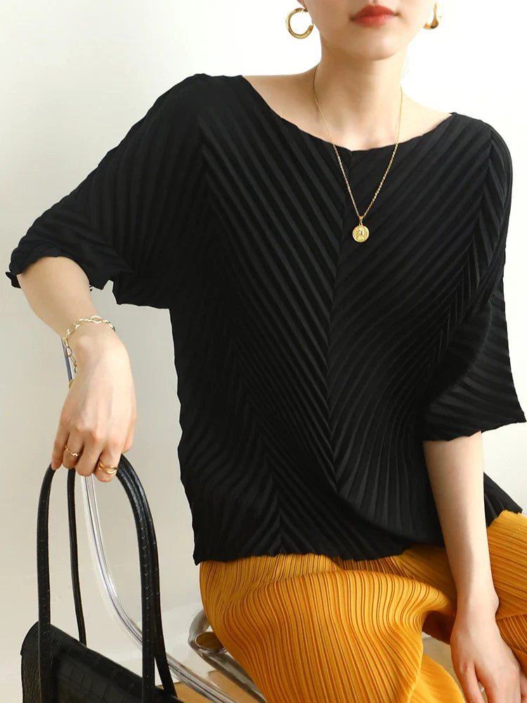 GVUW Round Neck Pleated T-shirts For Women Short Sleeves 2025 Summer Fold Chic Loose Top Female Fashion Clothing 25D1169
