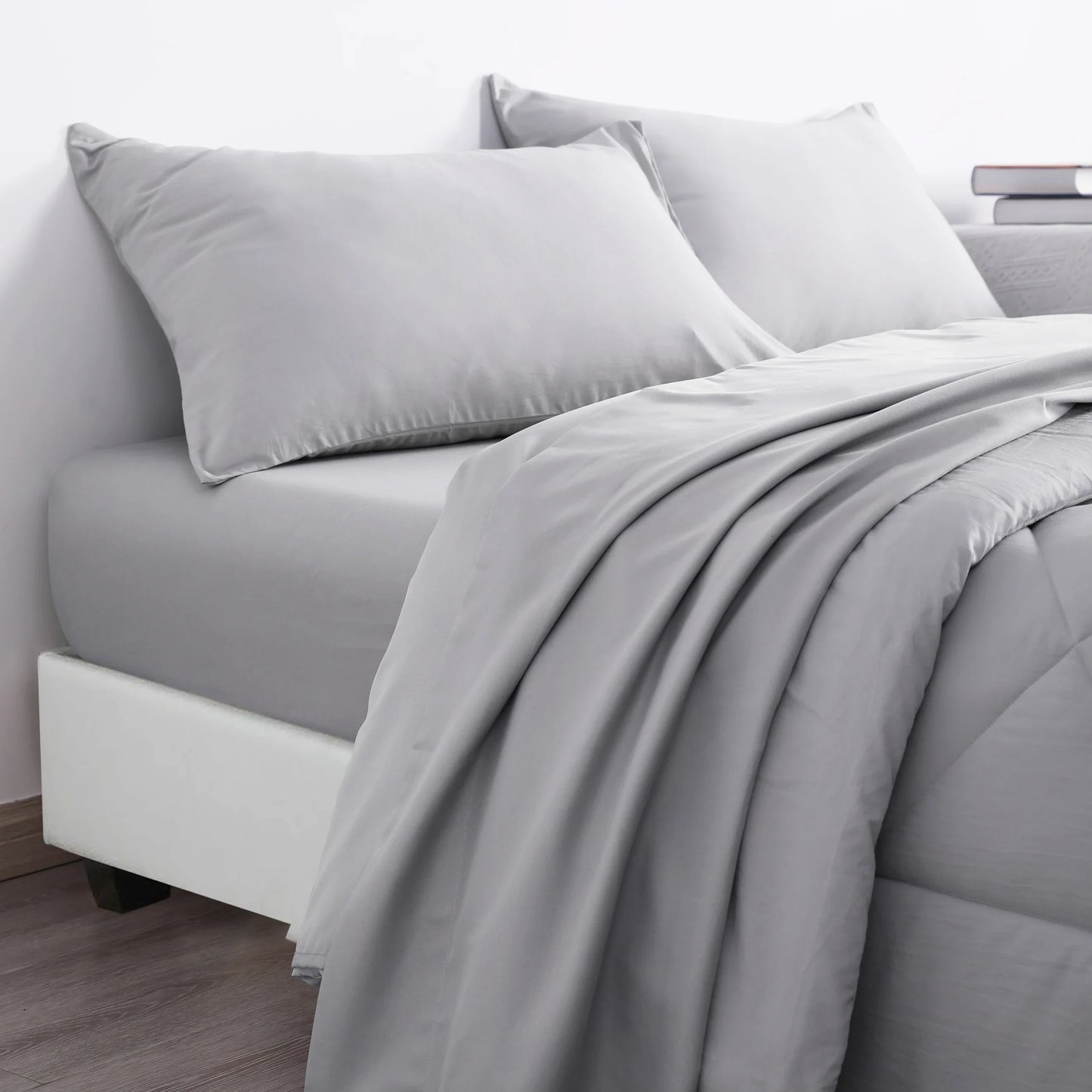 Comforter Set Includes Fitted Sheet, Top Sheet and Pillowcases