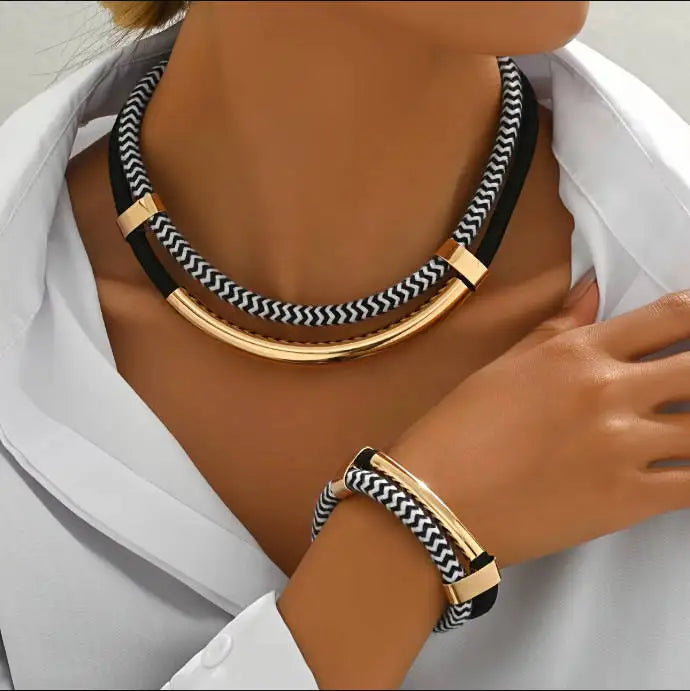 2PCS Set New Fashion Black and White Thick Double Line Metal Tube