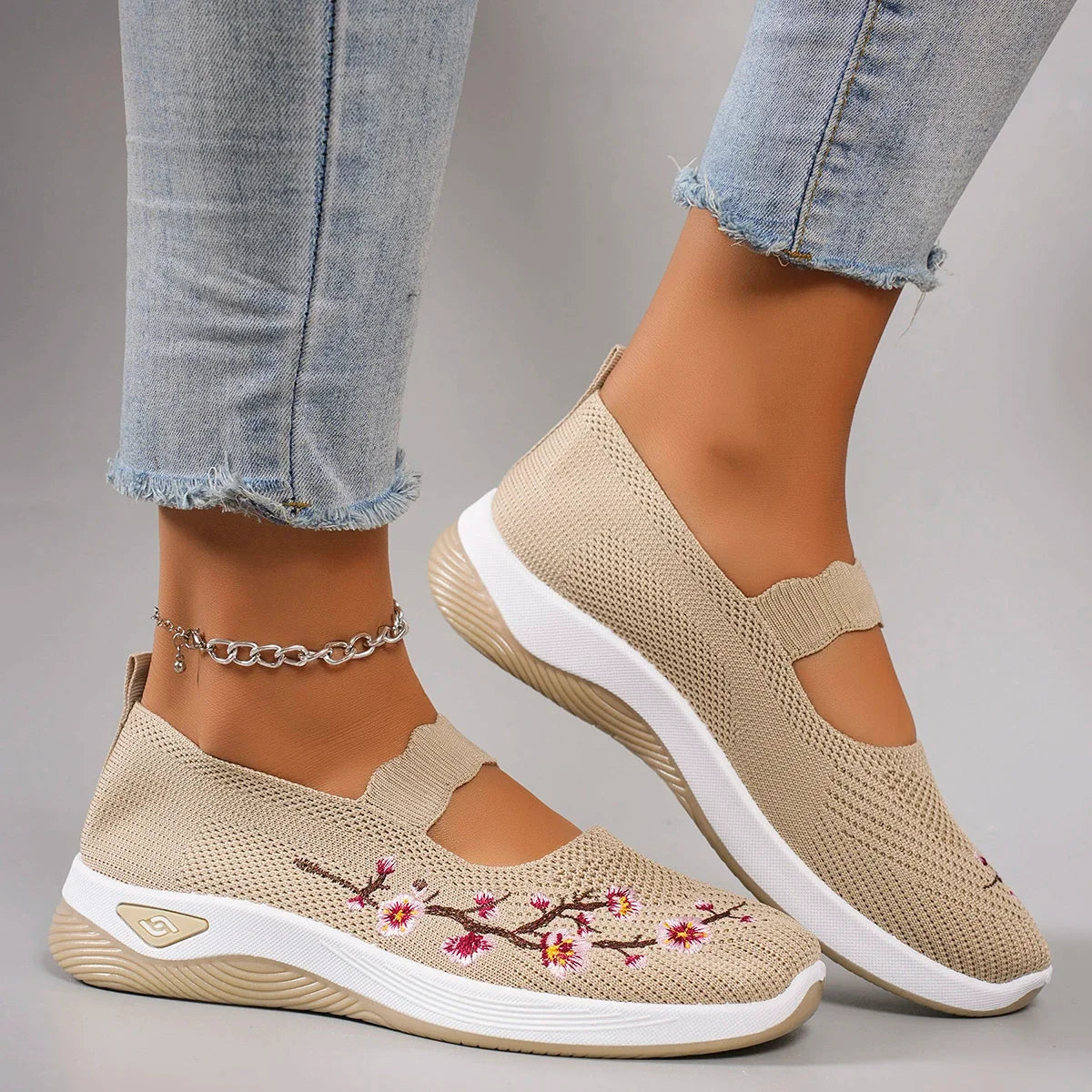 Spring new women's sports shoes, fashionable, breathable, lightweight, non-slip, wear-resistant, casual sports shoes, flat shoes