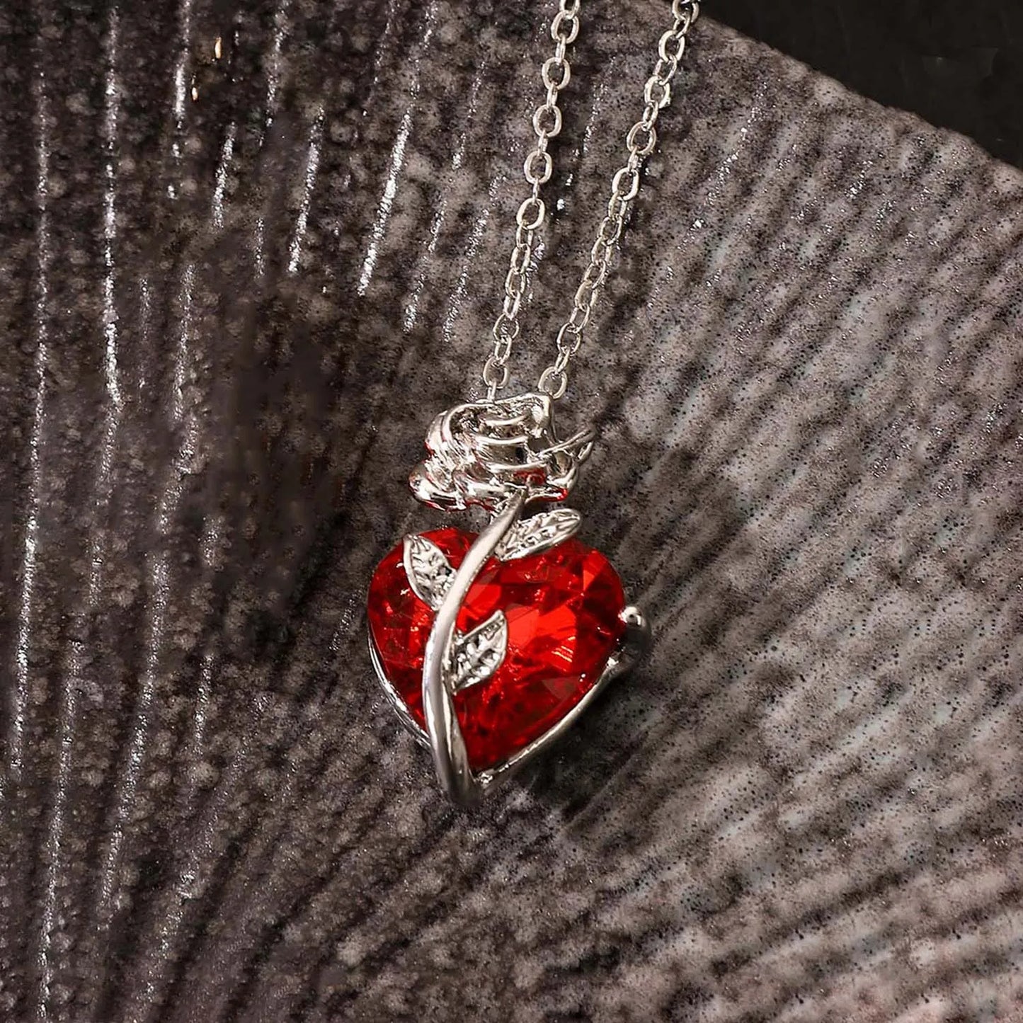 Dark Red Crystal Rose Flower Pendant Necklace for Women Men Gothic Punk Zircon Love Heart Chokers Neck Jewelry Personalized Gift