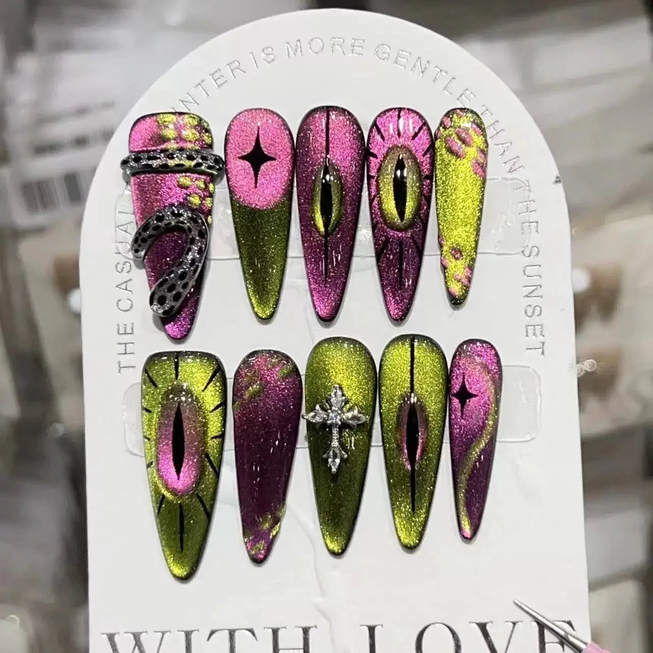 [Alien Eye] Hand-painted Cat's Eye Fake Nails