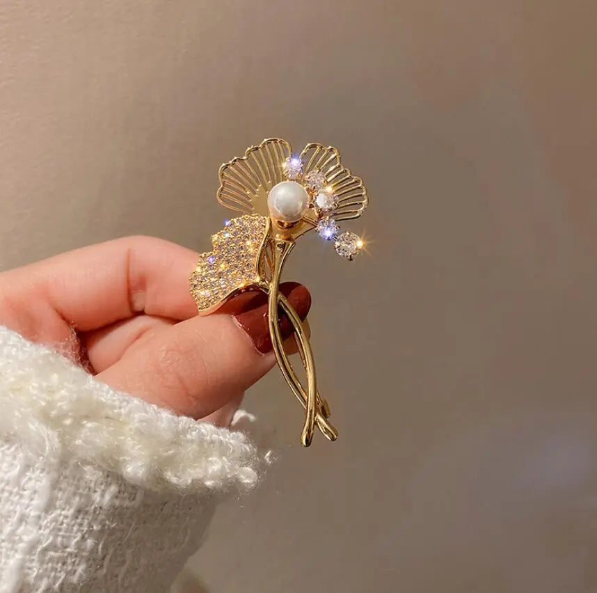 Luxurious Purple Crystal Butterfly Rhinestone Brooch Pins Fashion Suit Accessory Women's Corsage Outfit Jewelry Gift