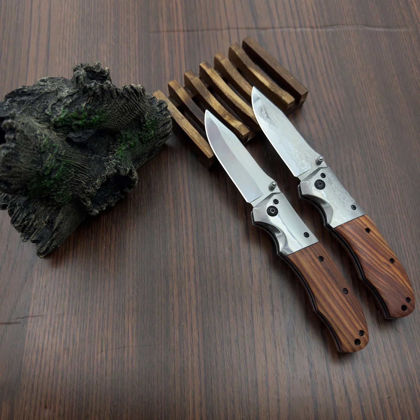 Folding knife, wooden handle, portable pocket knife, sharp, high-end fruit knife, for outdoor use, high hardness knife