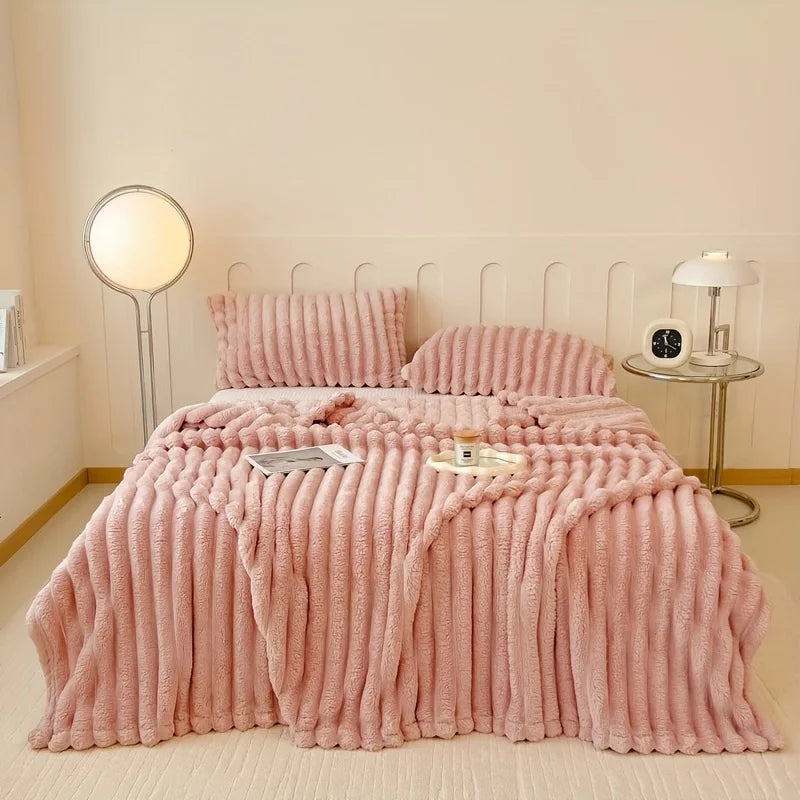 Luxurious Faux Rabbit Fur Throw Blanket for Couch, Bed