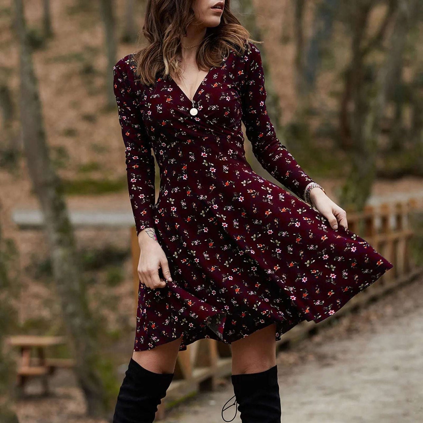 V Neck Manches Long Sleeve Robe Female Retro Elegant Party Culb Dress Temperament Solid Color High Waist Pleated Dresses