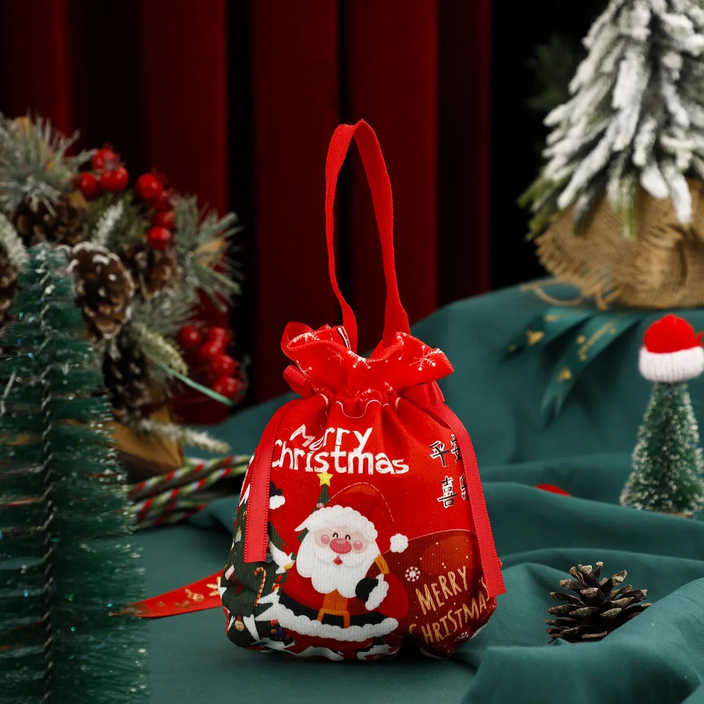 New Year Christmas Eve Apples Packaging Bag Velvet Drawstring Gift Bag Portable Handheld Candy Bag for Kids Gifts Bag